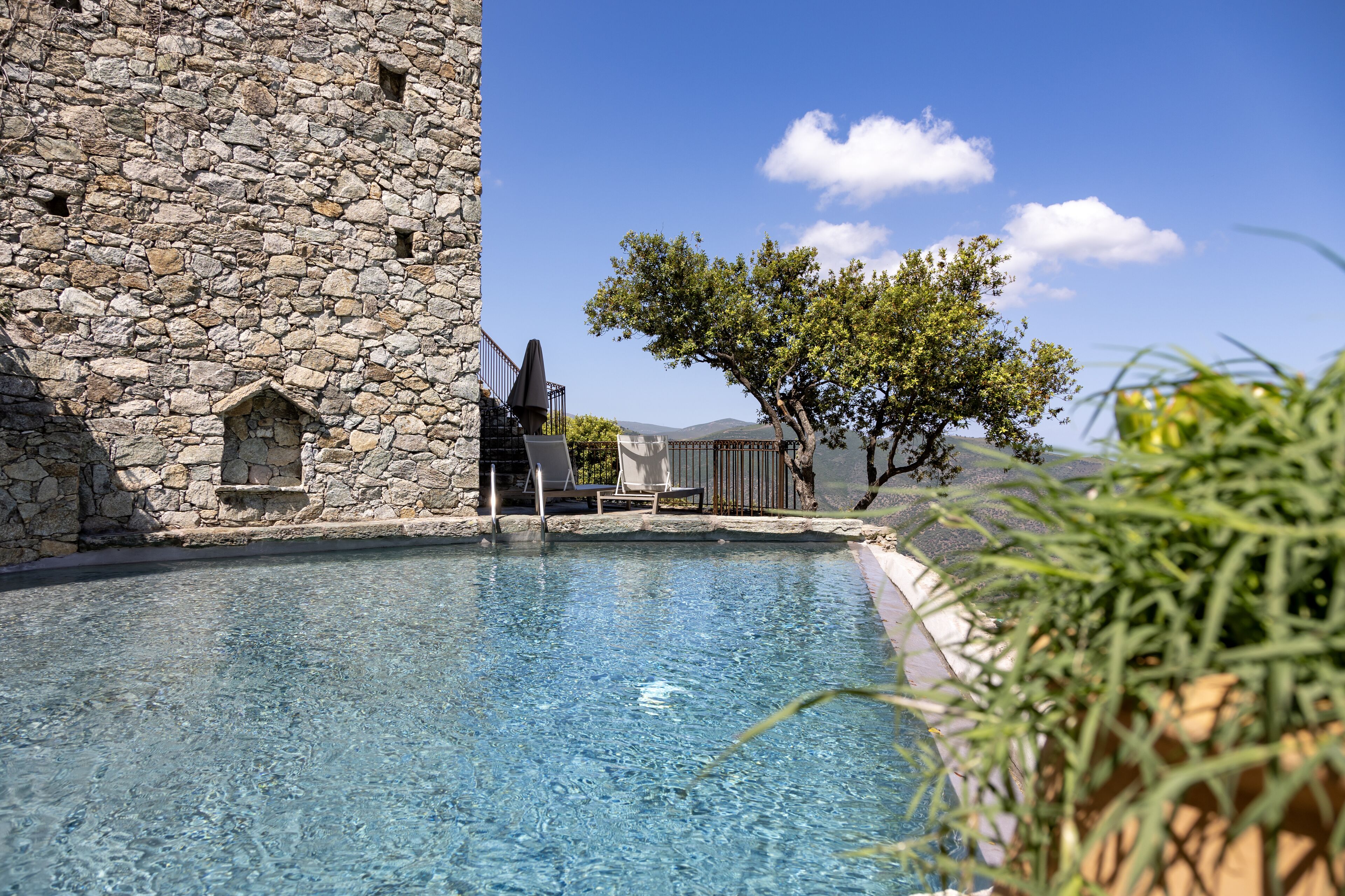 3 outdoor pools, pool umbrellas, pool loungers