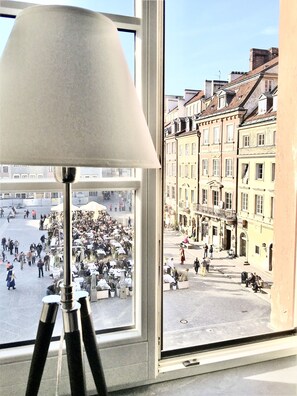 Luxury Deluxe Suite, 1 Bedroom (Market Square view, 65 m2) | Vista desde la habitación