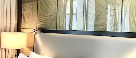 Luxury Suite, 2 Bedrooms (Old town view, 70 m2) | 2 間睡房、埃及棉床單、高級寢具、羽絨被