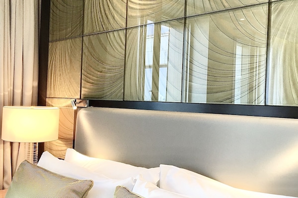 Luxury Suite, 2 Bedrooms (Old town view, 70 m2) | 2 slaapkamers, lakens van Egyptisch katoen, luxe beddengoed