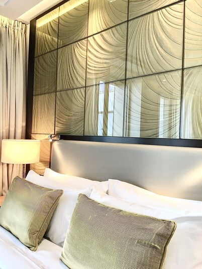 MONDRIAN Luxury Suites & Apartments Old Town Market Square