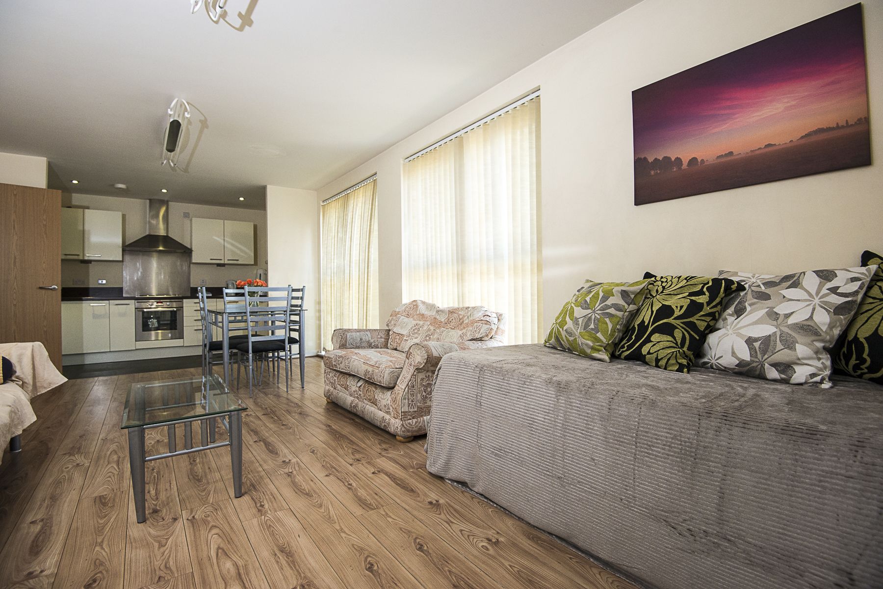 Classic Apartment (Rowan 12) | Living room