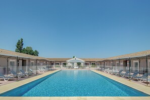 Seasonal outdoor pool, open 8:30 AM to 10:30 PM, sun loungers - Hotel Saint Louis (Le Thor)