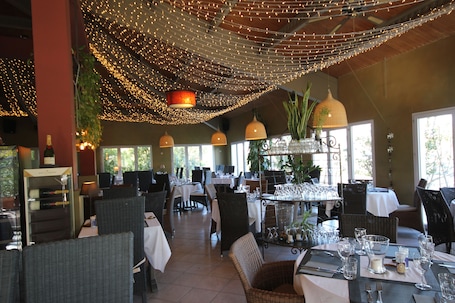 Lunch and dinner served, French cuisine