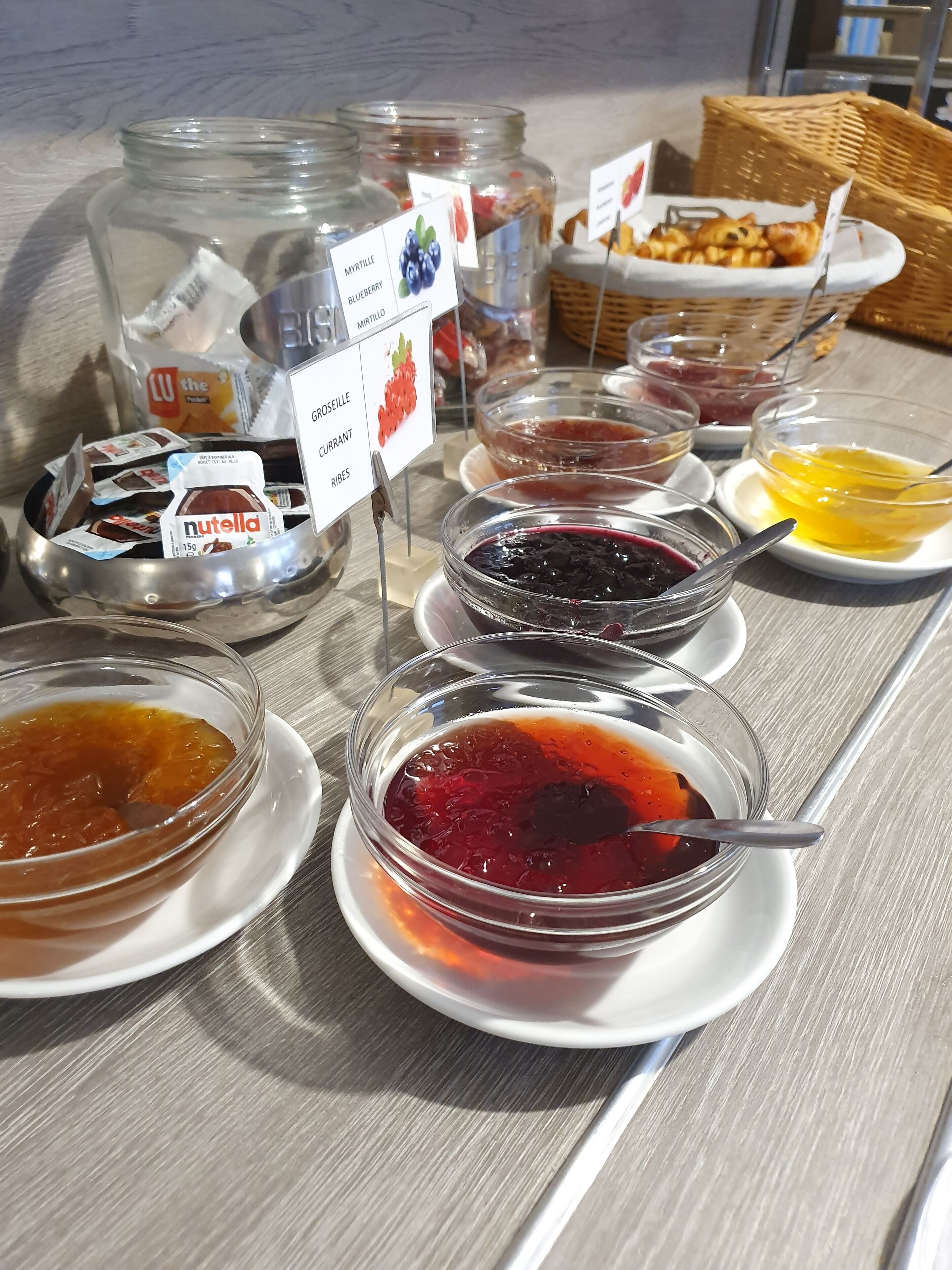 daily continental breakfast (eur 11.00 per person)