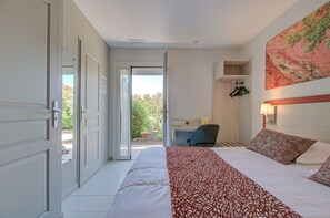 View from property - Hotel Saint Louis (Le Thor)