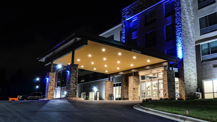 Holiday Inn Express & Suites Charlotte NE - University Area by IHG