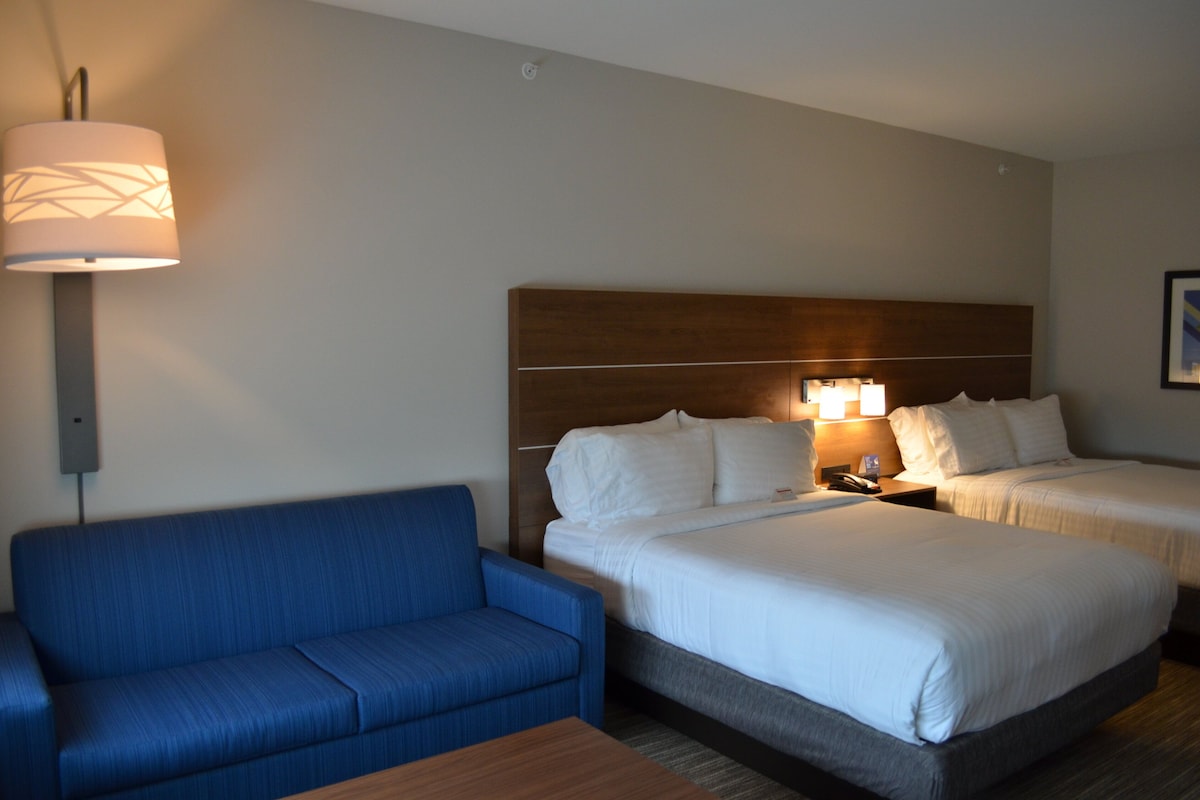 Hypo-allergenic bedding available, down comforters, Tempur-Pedic beds