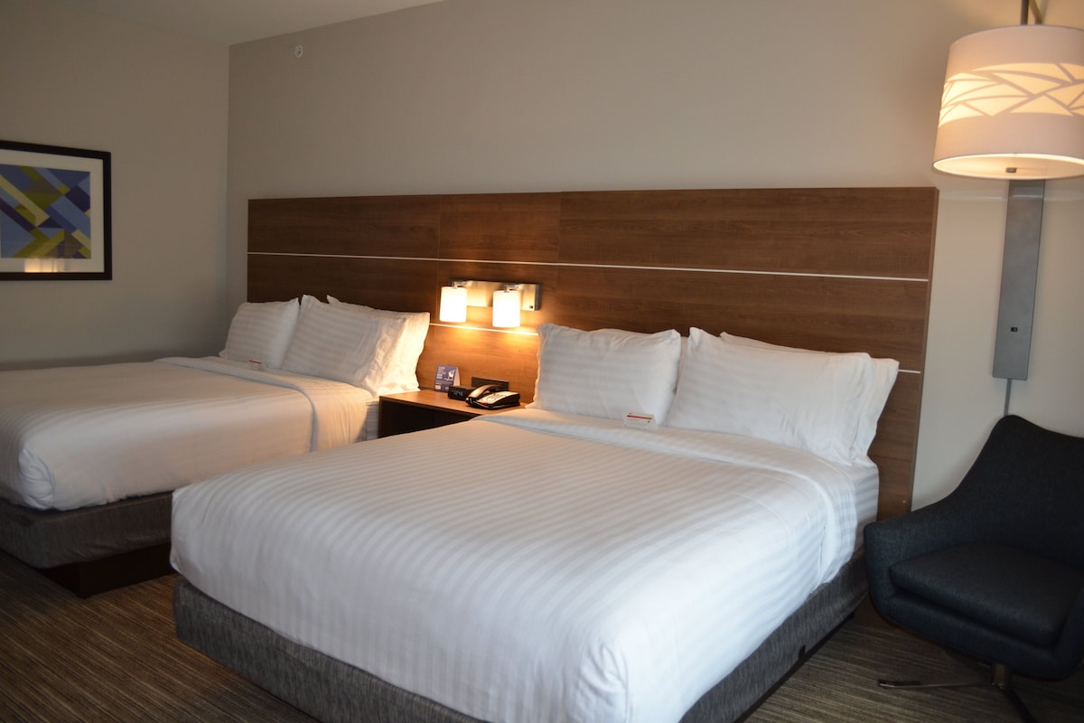 Hypo-allergenic bedding available, down comforters, Tempur-Pedic beds