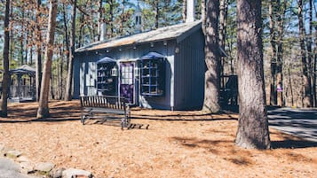 Deluxe Cottage, 1 King Bed, Jetted Tub | View from room