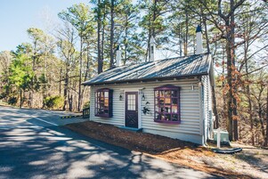 1 habitación, muebles diferentes, wifi gratis y ropa de cama 
