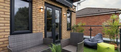 Deluxe Villa, 6 Bedrooms, River View, Garden Area | Balcony