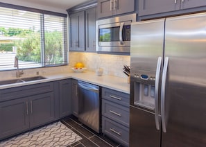 Apartment, 3 Bedrooms | Private kitchen
