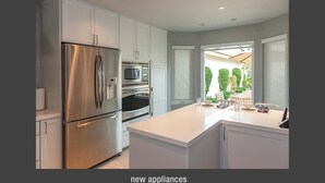 Private kitchen - Drift Away (Palm Desert)