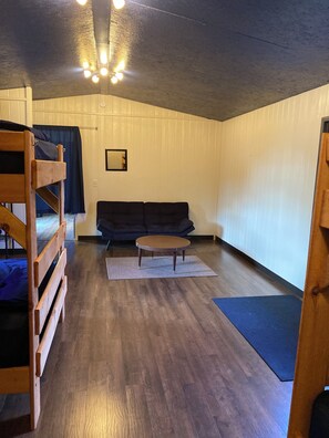 Individually furnished, bed sheets - Godspeed Events & Lodging (Port Matilda)