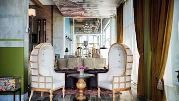 Lobby lounge