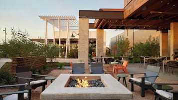 Se sirven desayunos, almuerzos y cenas; cocina sureña