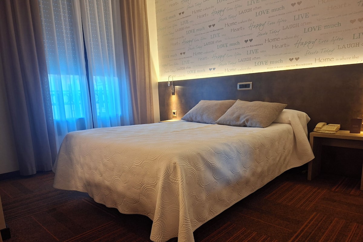 Double Room | Free WiFi, bed sheets
