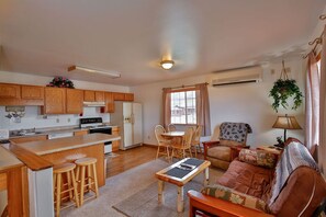 Standard Apartment, Kitchen | Private kitchen