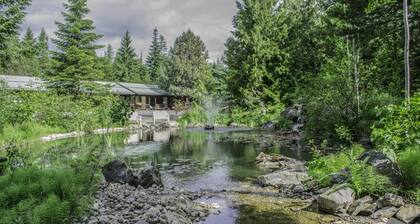 Bonners Ferry Log Inn