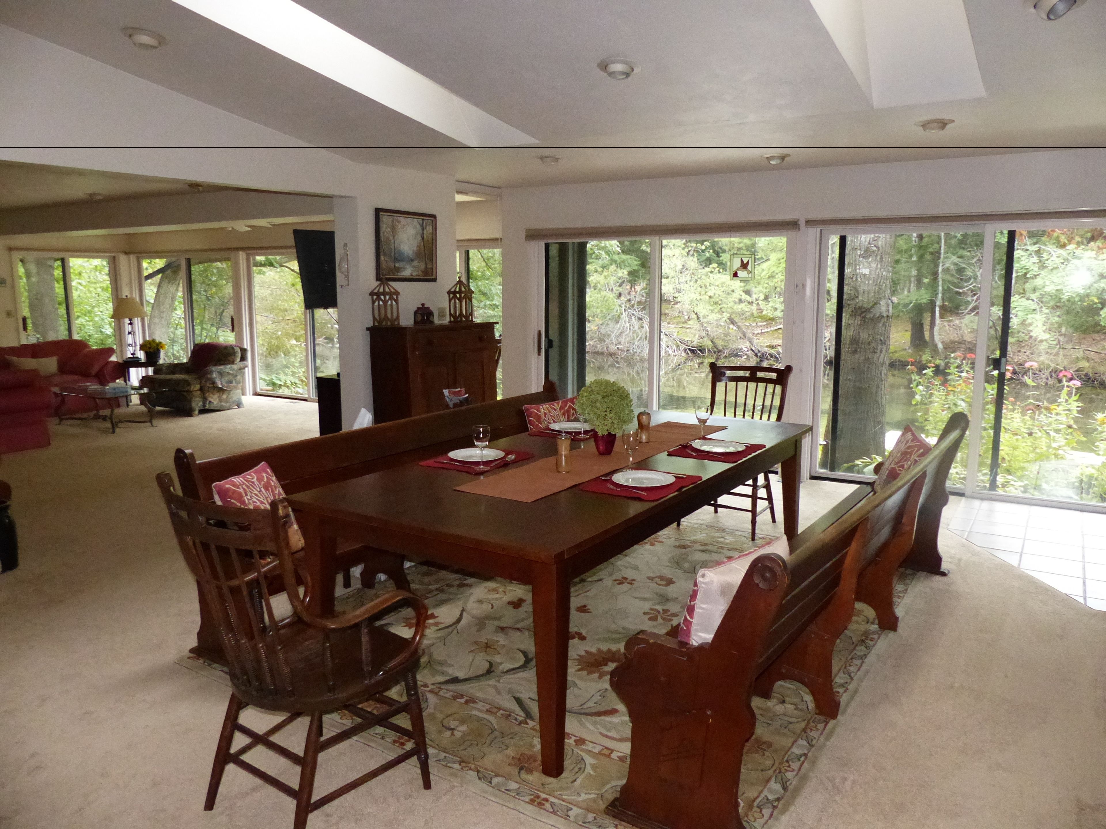 House, 5 Bedrooms, Patio, River View | In-room dining