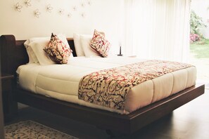 Quarto casal superior | Roupas de cama premium, frigobar, cofres nos quartos, escrivaninha