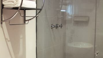 Standard Single Room | Bathroom | Shower, free toiletries, hair dryer, towels