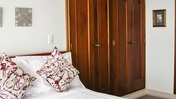 Standard Single Room | Premium bedding, minibar, in-room safe, desk