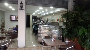 Lobby - Hotel Torre Coral (Medellín)
