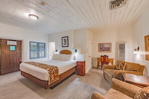 Individually decorated, individually furnished, laptop workspace - The Historic Taos Inn (Taos)