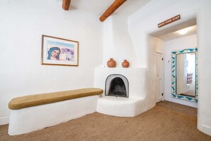 Individually decorated, individually furnished, laptop workspace - The Historic Taos Inn (Taos)