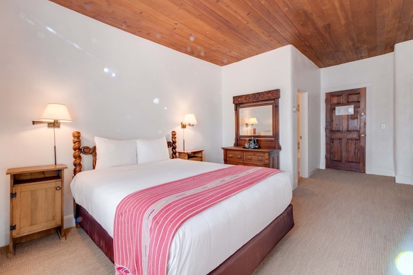 Classic Room, 1 Katil Ratu (Queen) | Dihias secara berasingan, dilengkapkan perabot secara berasingan