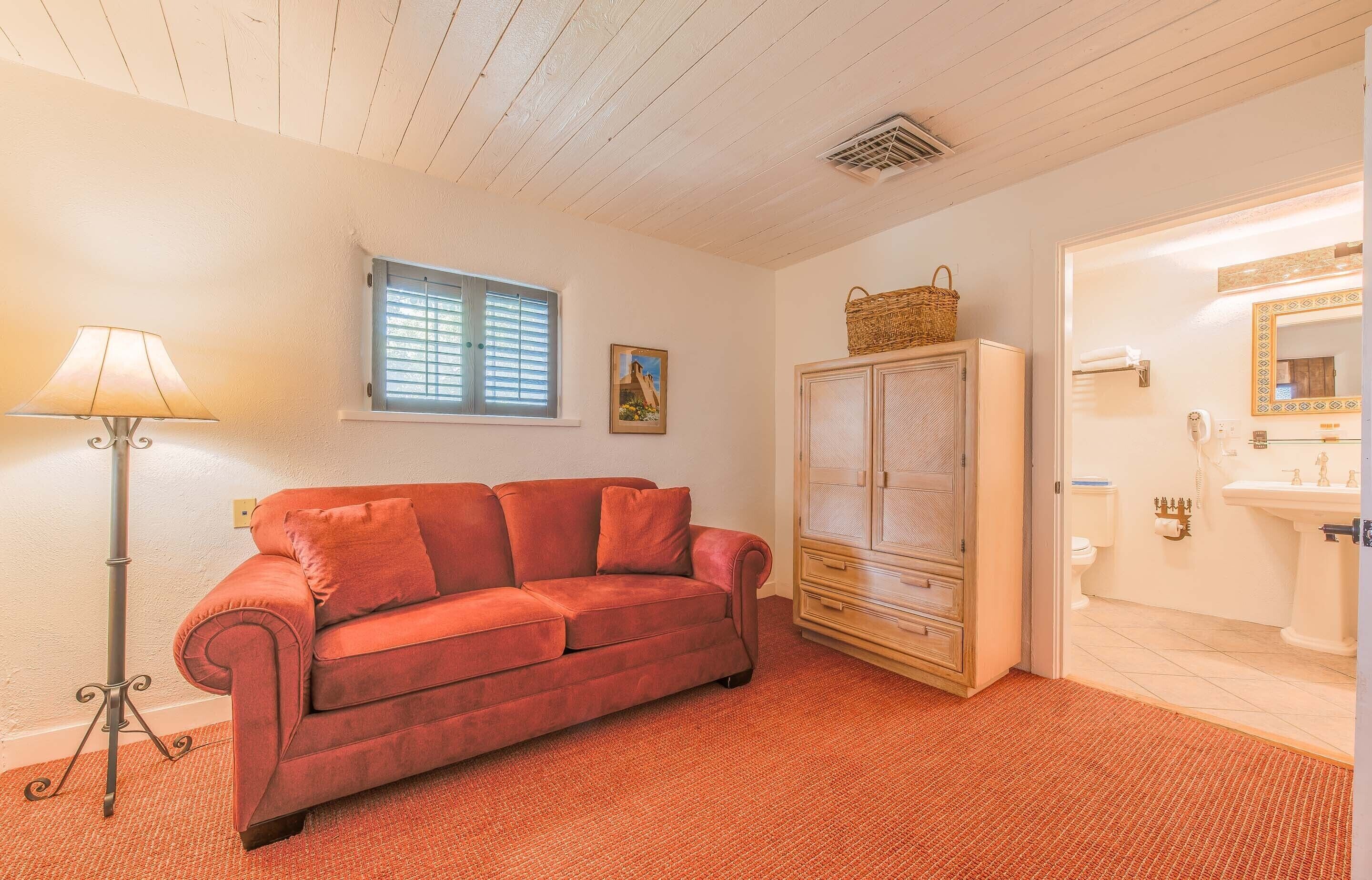 signature room, 1 queen bed with sofa bed | 1 bedroom, individually decorated, individually furnished