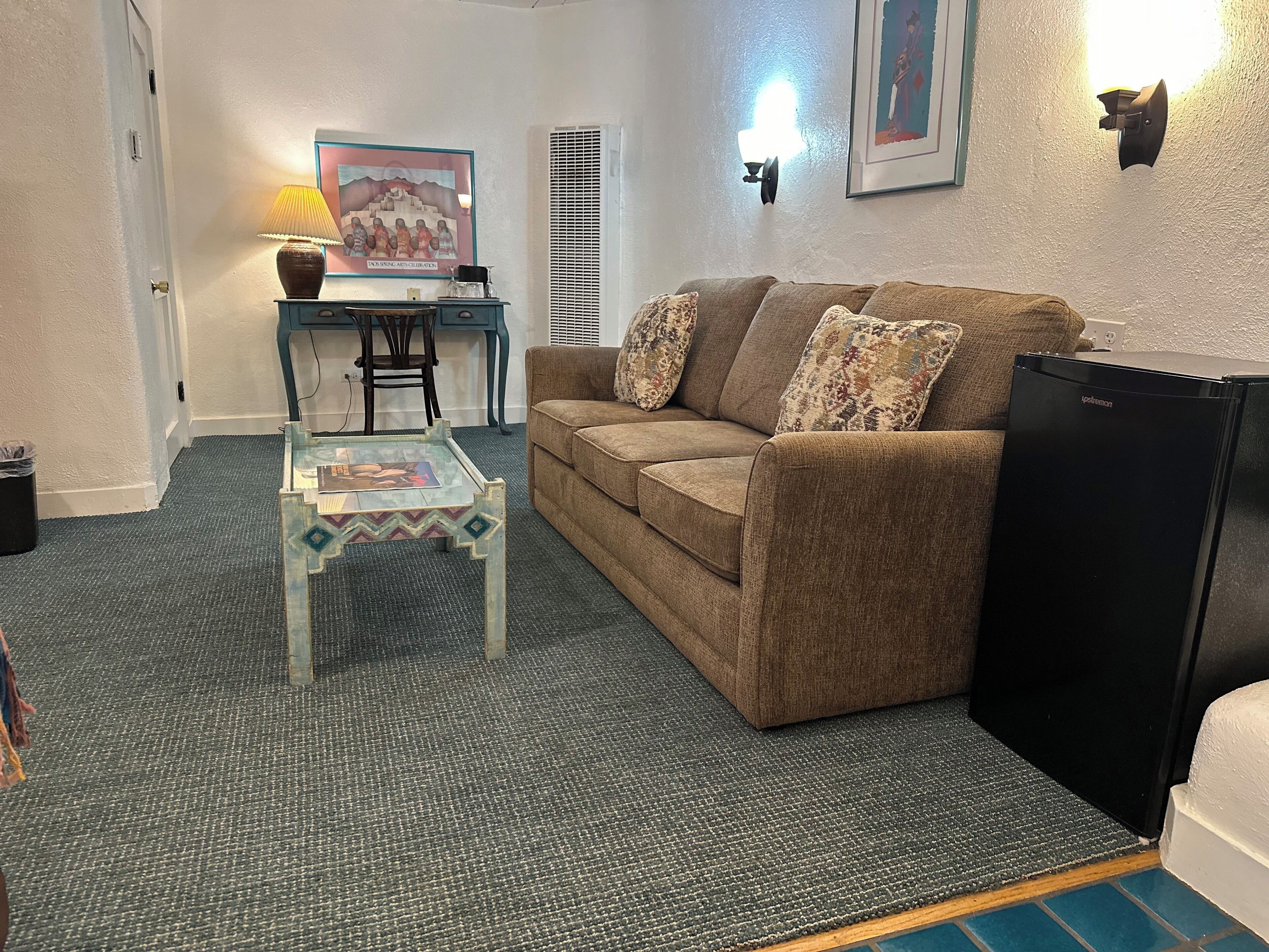 deluxe room | 1 bedroom, individually decorated, individually furnished