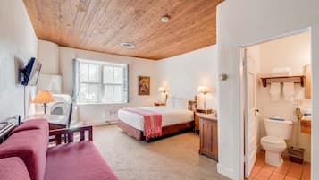 1 habitaciĂłn, decoraciĂłn personalizada y muebles diferentes