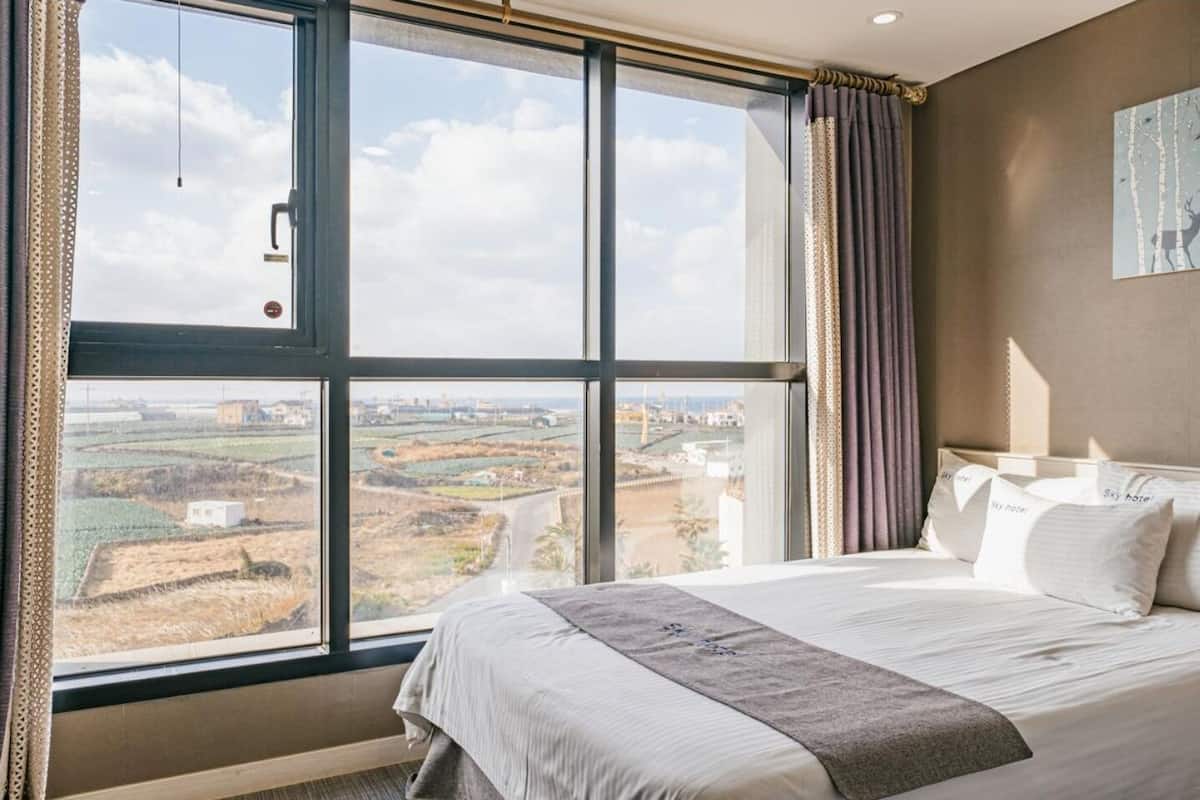 deluxe twin room | blackout curtains, free wifi