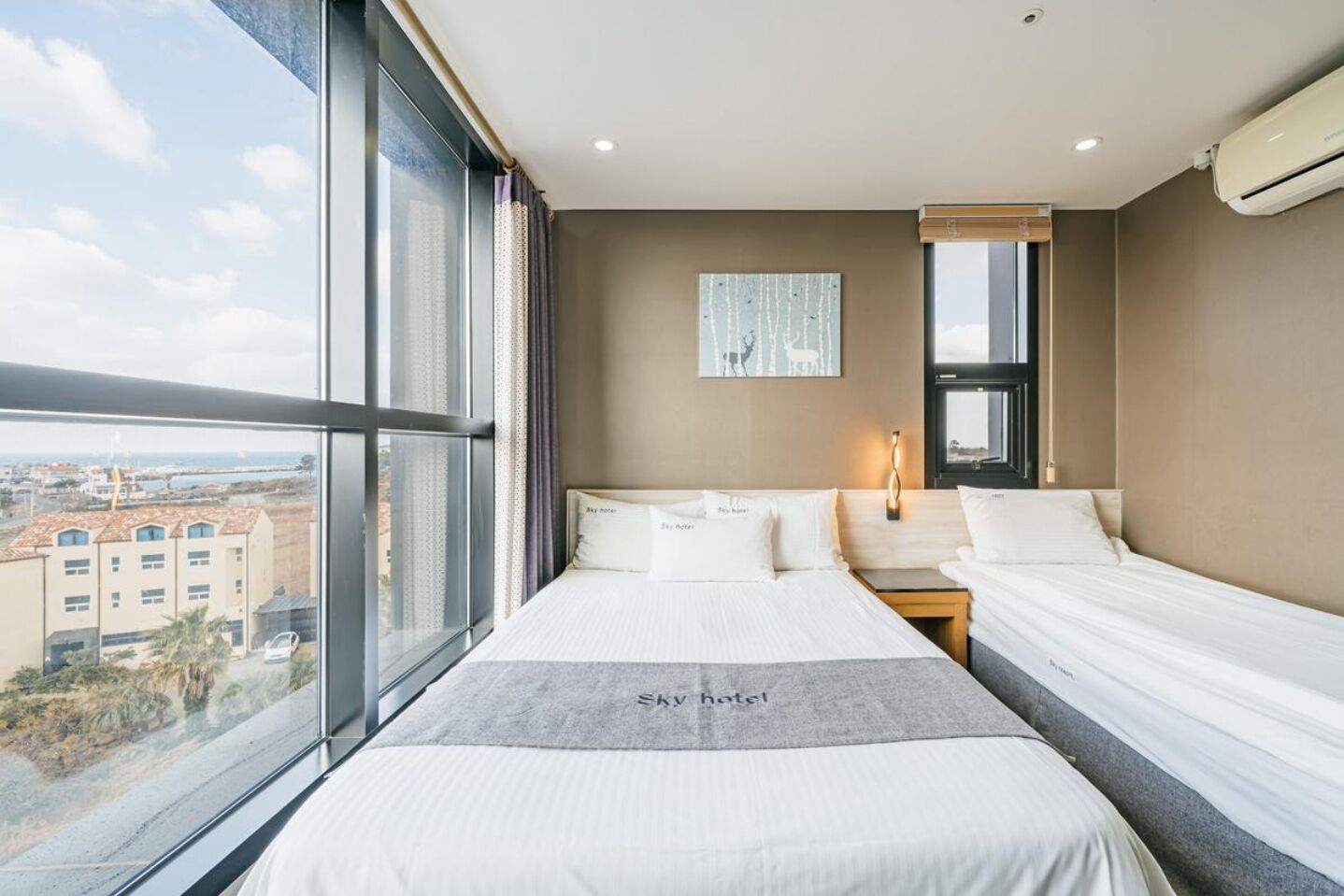 deluxe twin room | blackout curtains, free wifi