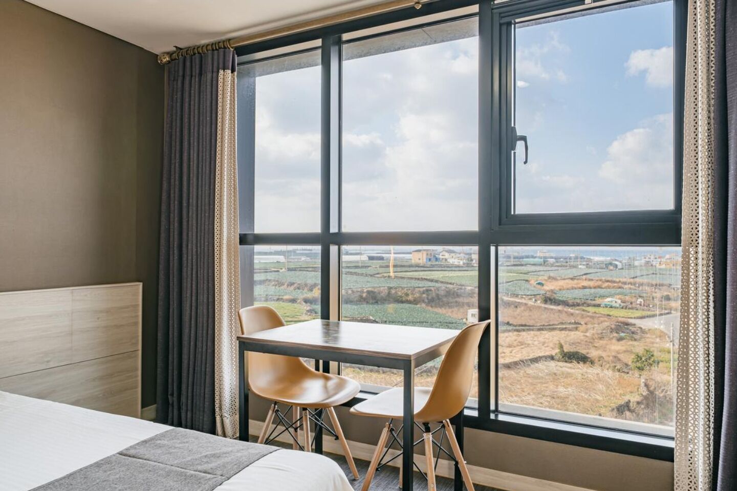 deluxe double room | blackout curtains, free wifi