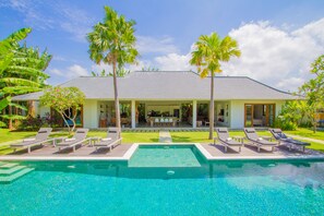 Outdoor pool - Villa Senara (Canggu)