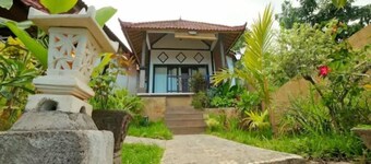 Warung Ary & Home Stay