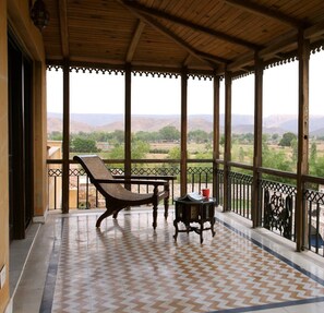 Luxury-Zimmer, 1 Schlafzimmer, Balkon | Terrasse/Patio