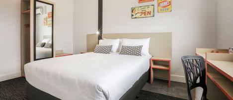 Desk, laptop workspace, iron/ironing board, free WiFi