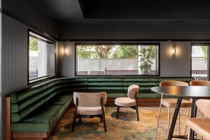Bar (on property) - Nightcap at Camp Hill Hotel (Camp Hill)