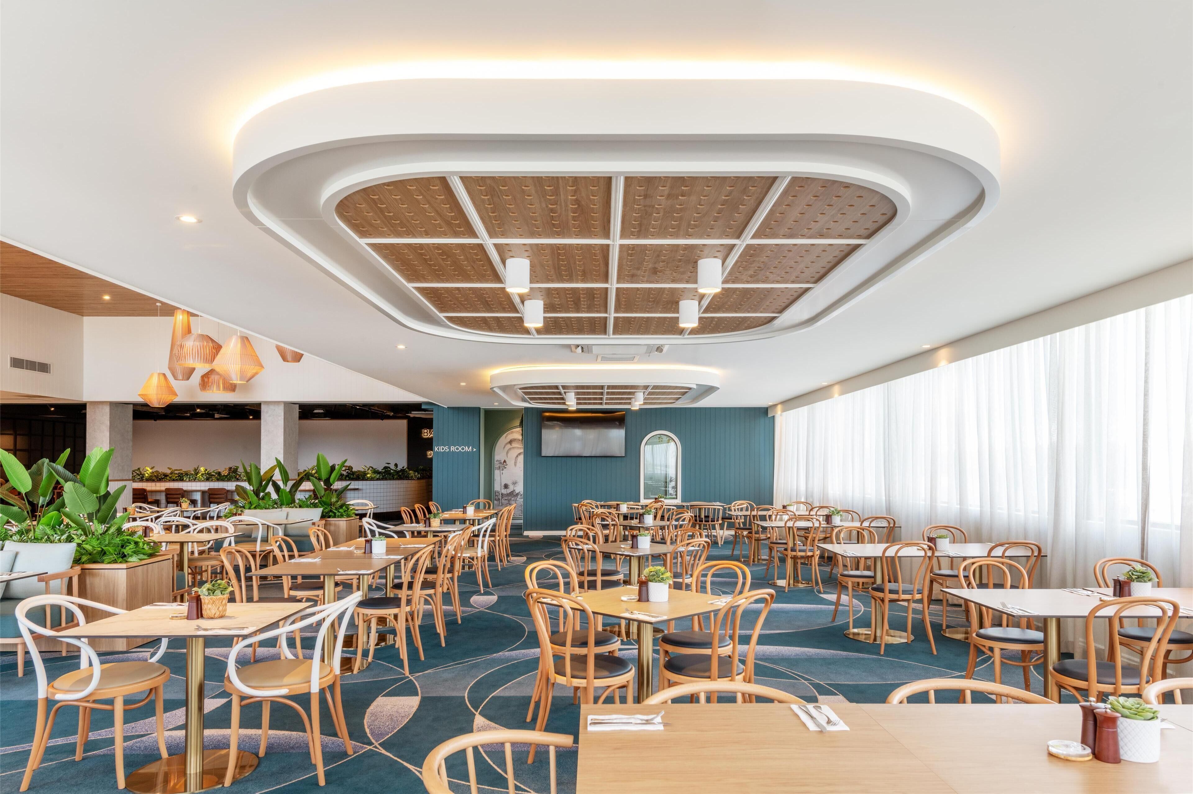 Lunch and dinner served