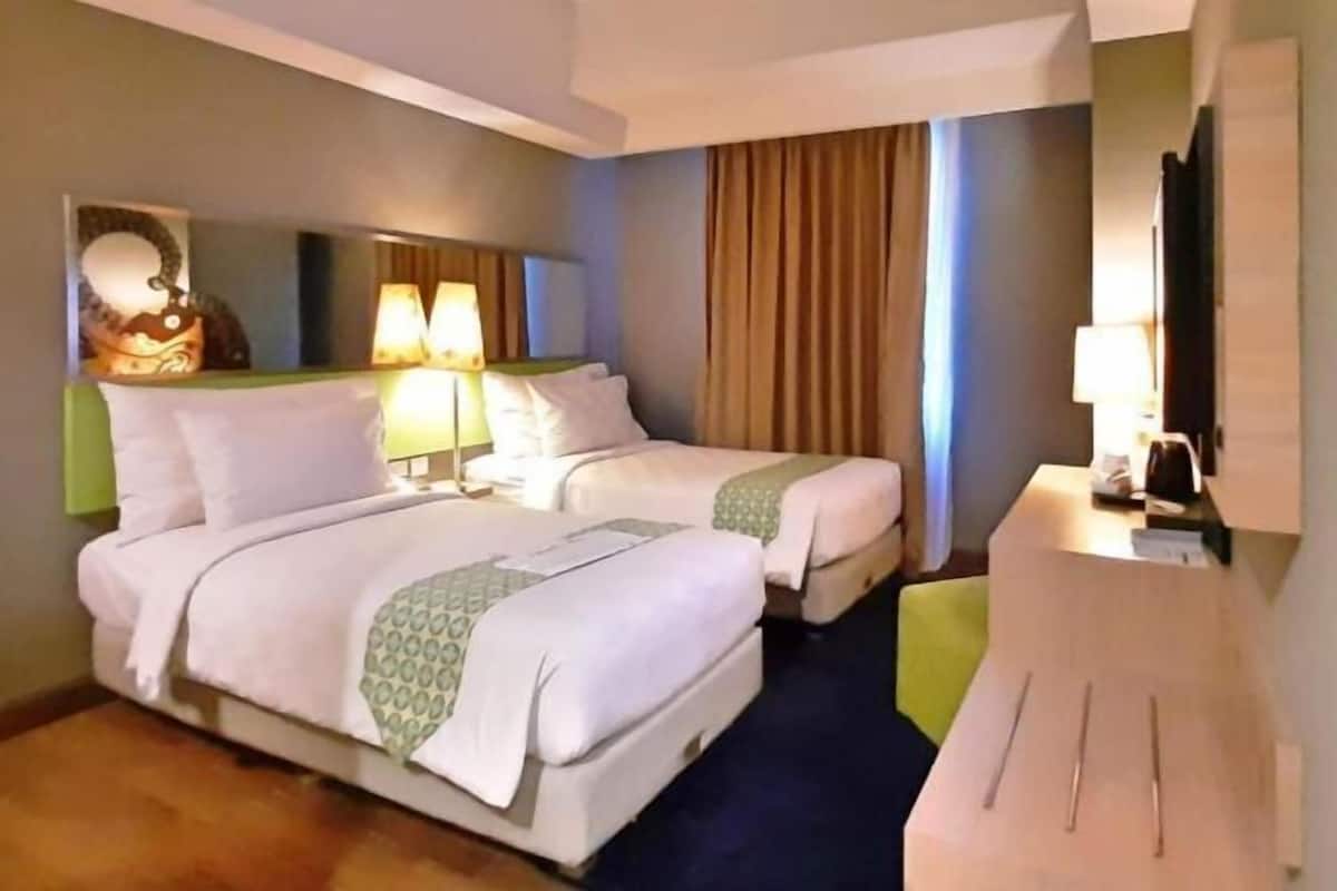 In-room safe, desk, blackout drapes, free WiFi