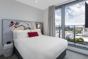 In-room safe, blackout curtains, soundproofing, iron/ironing board - Imagine Marco (Southbank)