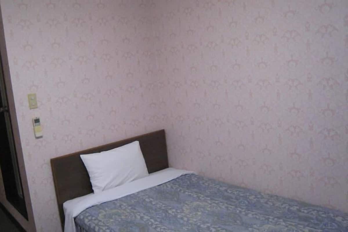 Single Room | Free WiFi