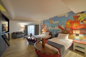 Phòng Suite dành cho gia đình, quang cảnh hồ bơi | Quang cảnh từ phòng