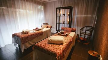 Ruang perawatan outdoor, sauna, perawatan tubuh, dan body scrub