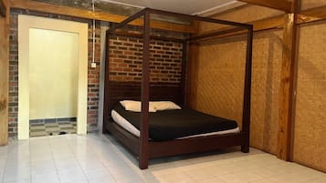 Kahden hengen tavanomainen huone | Tallelokero huoneessa, työpöytä, ilmainen Wi-Fi, vuodevaatteet